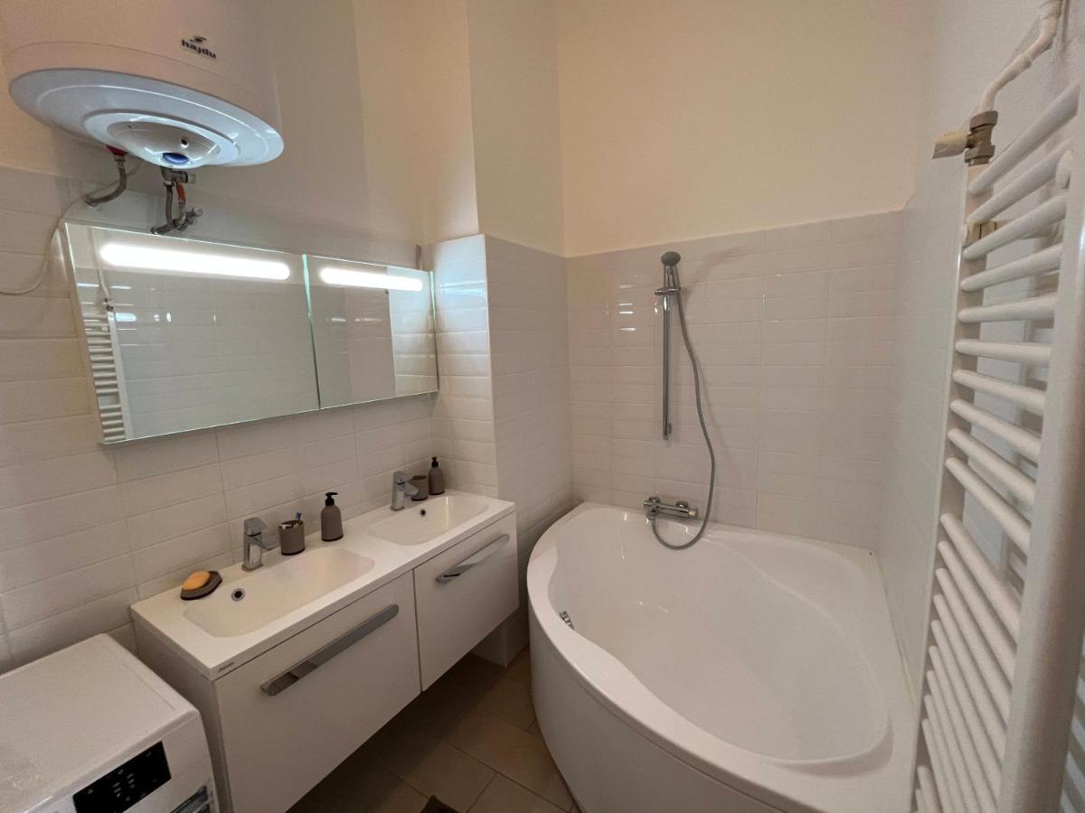 Azure King Residence In The Heart Of بودابست المظهر الخارجي الصورة